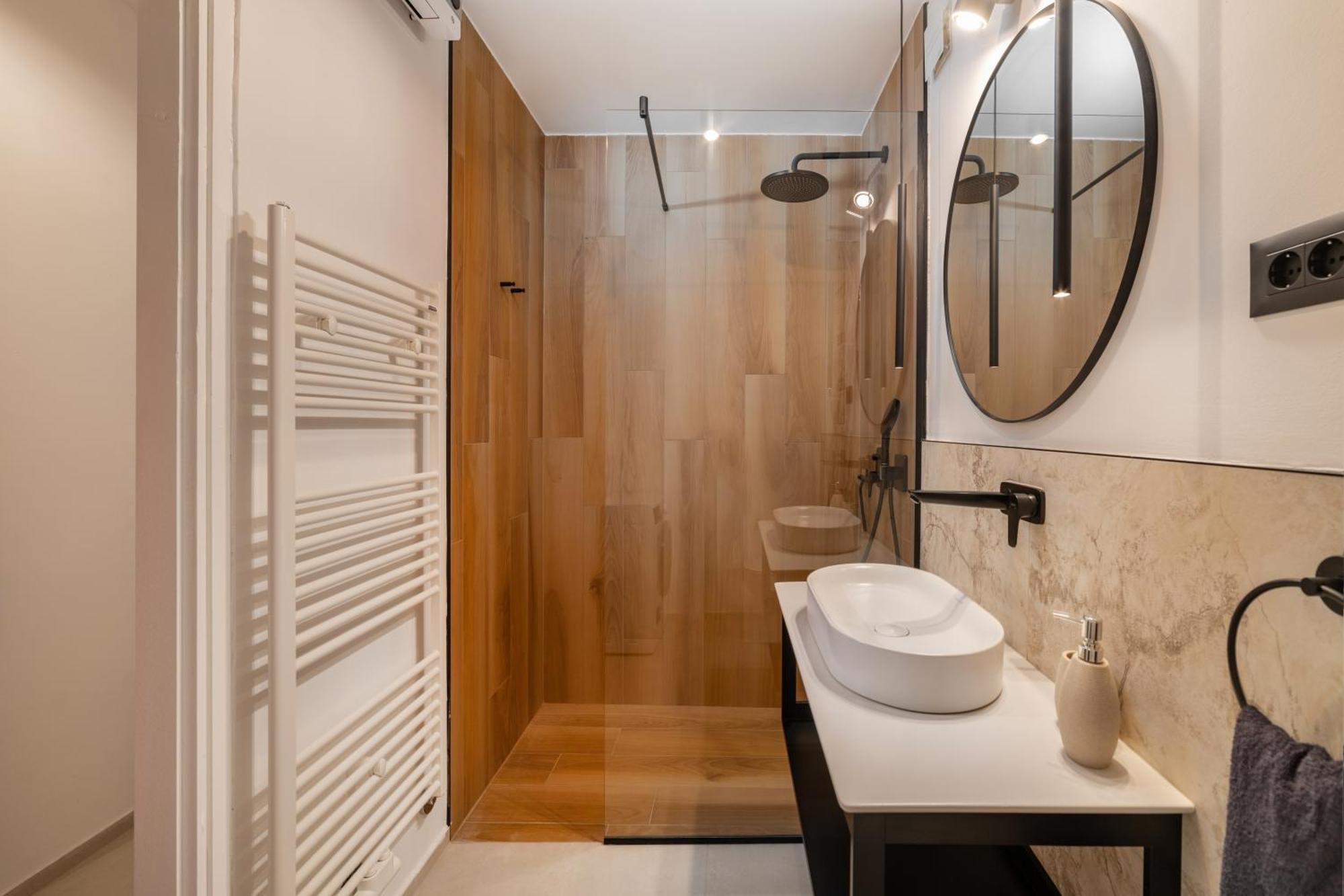 Cro.Lo Modern Retreat Apartment Split Exterior photo